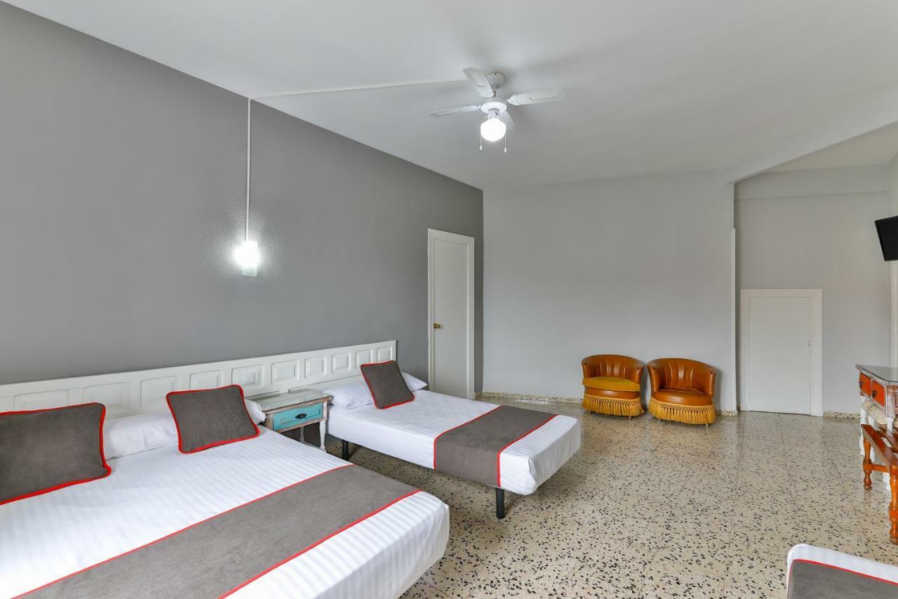Oyo Hostal El Pilar Villacastin Luaran gambar