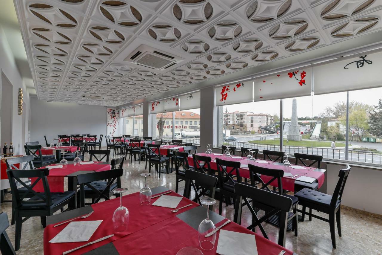 Oyo Hostal El Pilar Villacastin Luaran gambar